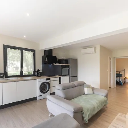 Les Monteils Apartment *
